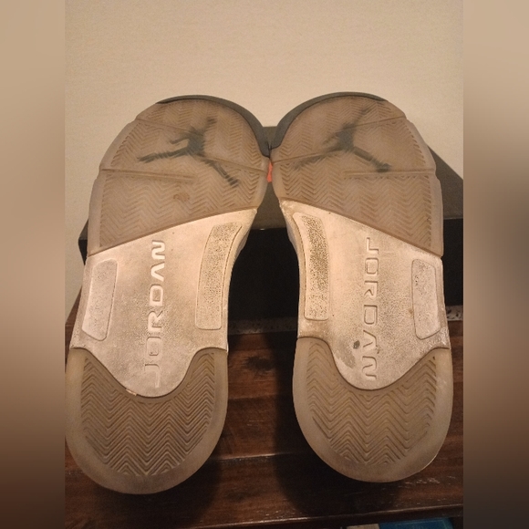 Jordan 5 Bronze (Obsidian) Size 11 - Picture 6 of 6